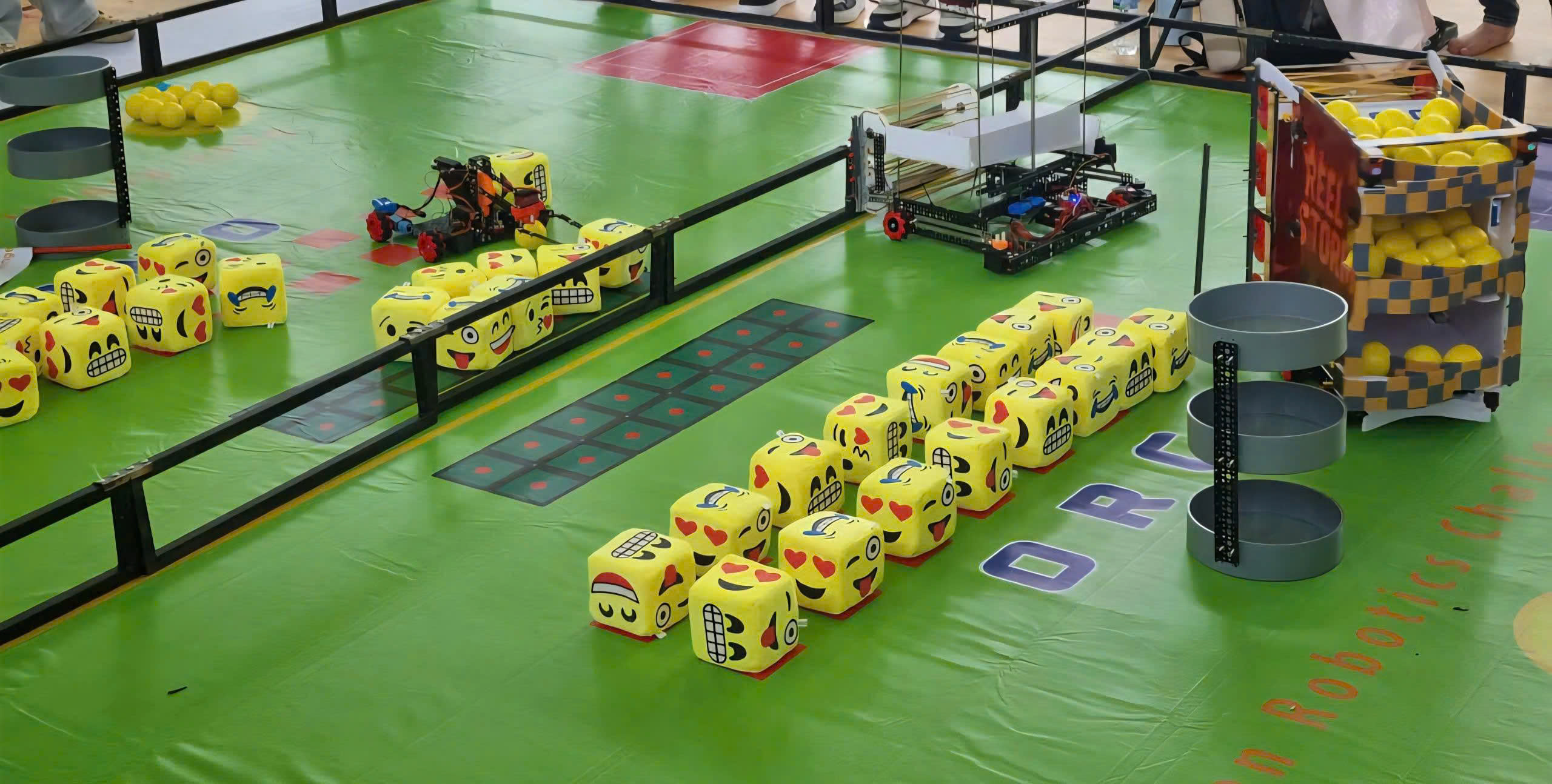 Khu vực thi đấu robotics